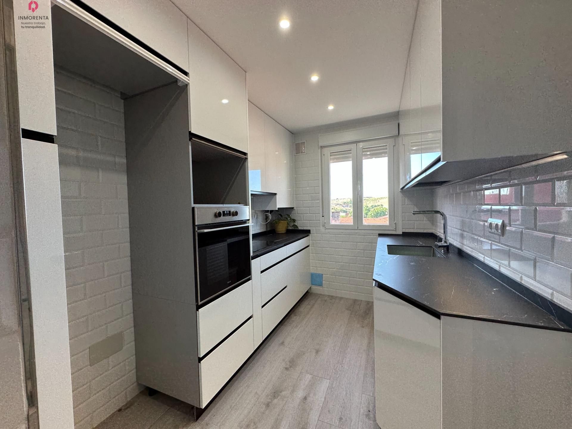 Kitchen of Flat to rent in Villamanta  with Air Conditioner, Heating and Balcony