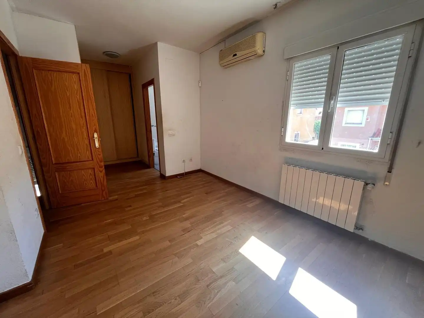 Dormitori de Apartament en venda en Olías del Rey amb Jardí privat
