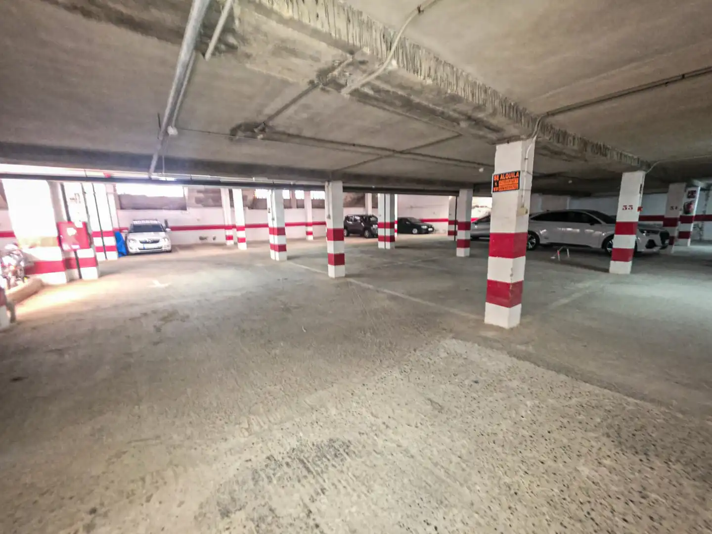 Parkplatz von Wohnung zum Verkauf in Torrevieja mit Klimaanlage, Heizung und Terrasse
