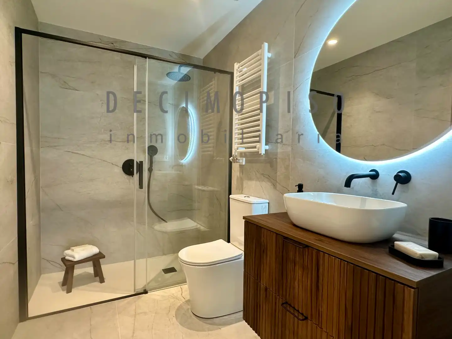 Baño de Piso en venta en Donostia - San Sebastián  con Calefacción y Terraza
