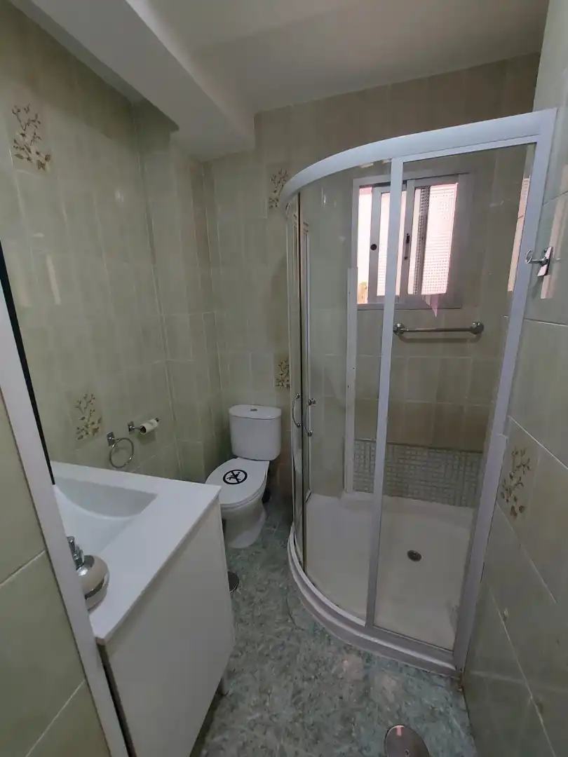 Badezimmer von Wohnung zur untervermieten in Málaga mit Möbliert