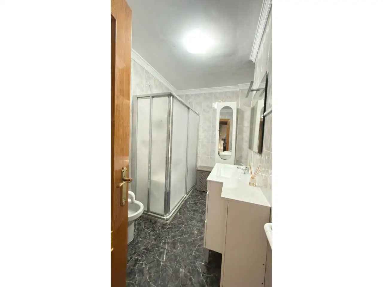 Baño de Piso en venta en Vélez-Málaga con Aire acondicionado, Terraza y Piscina comunitaria