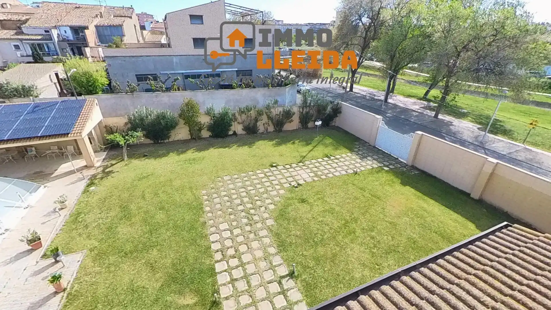 Vista exterior de Casa o xalet en venda en Tàrrega amb Calefacció, Terrassa i Moblat