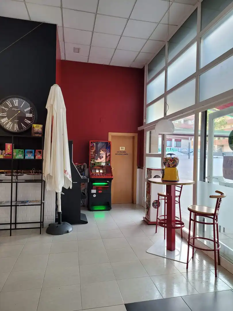 Commercial properties for transfer in Torredembarra  with Air Conditioner, Heating and Terrace