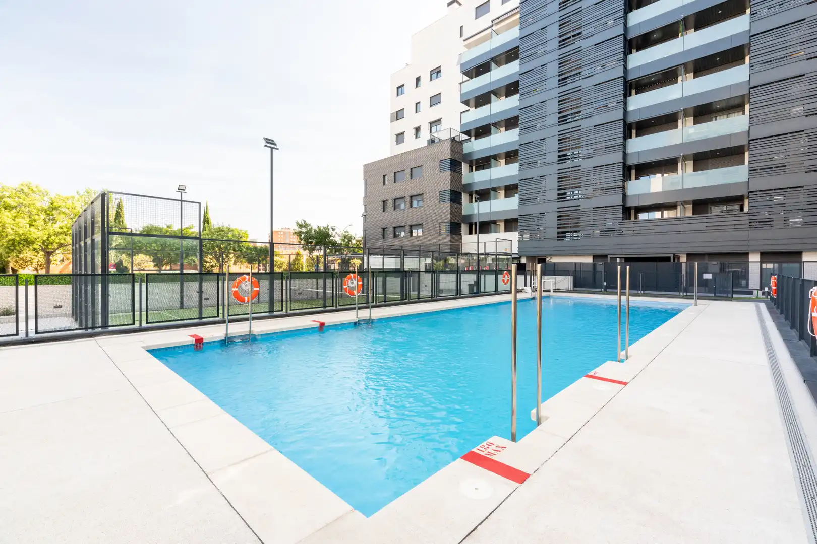 Swimming pool of Flat for rent in Torrejón de Ardoz  with Heating, Storage room and Oven