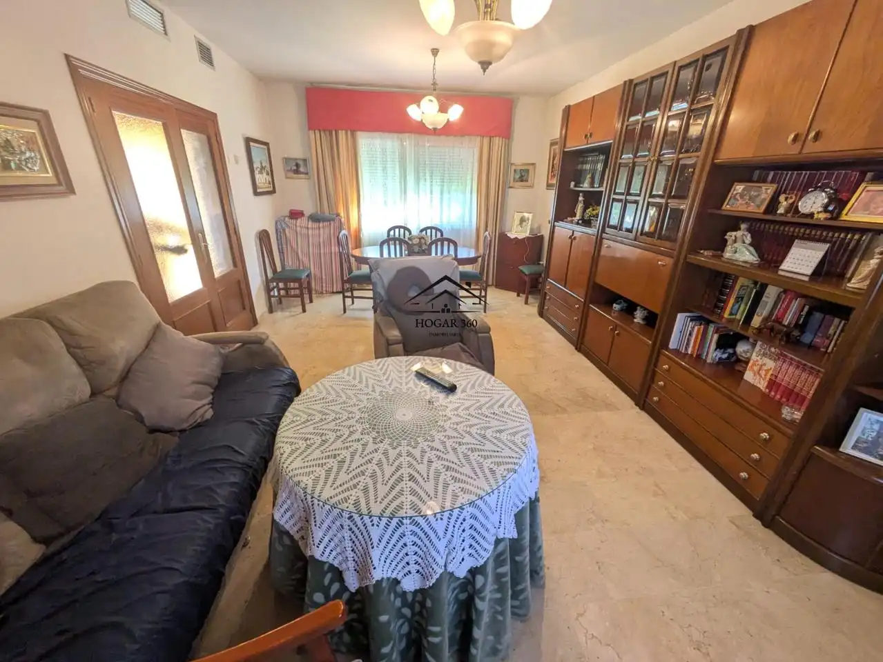 Sala d'estar de Casa o xalet en venda en Cáceres amb Aire condicionat, Jardí privat i Piscina