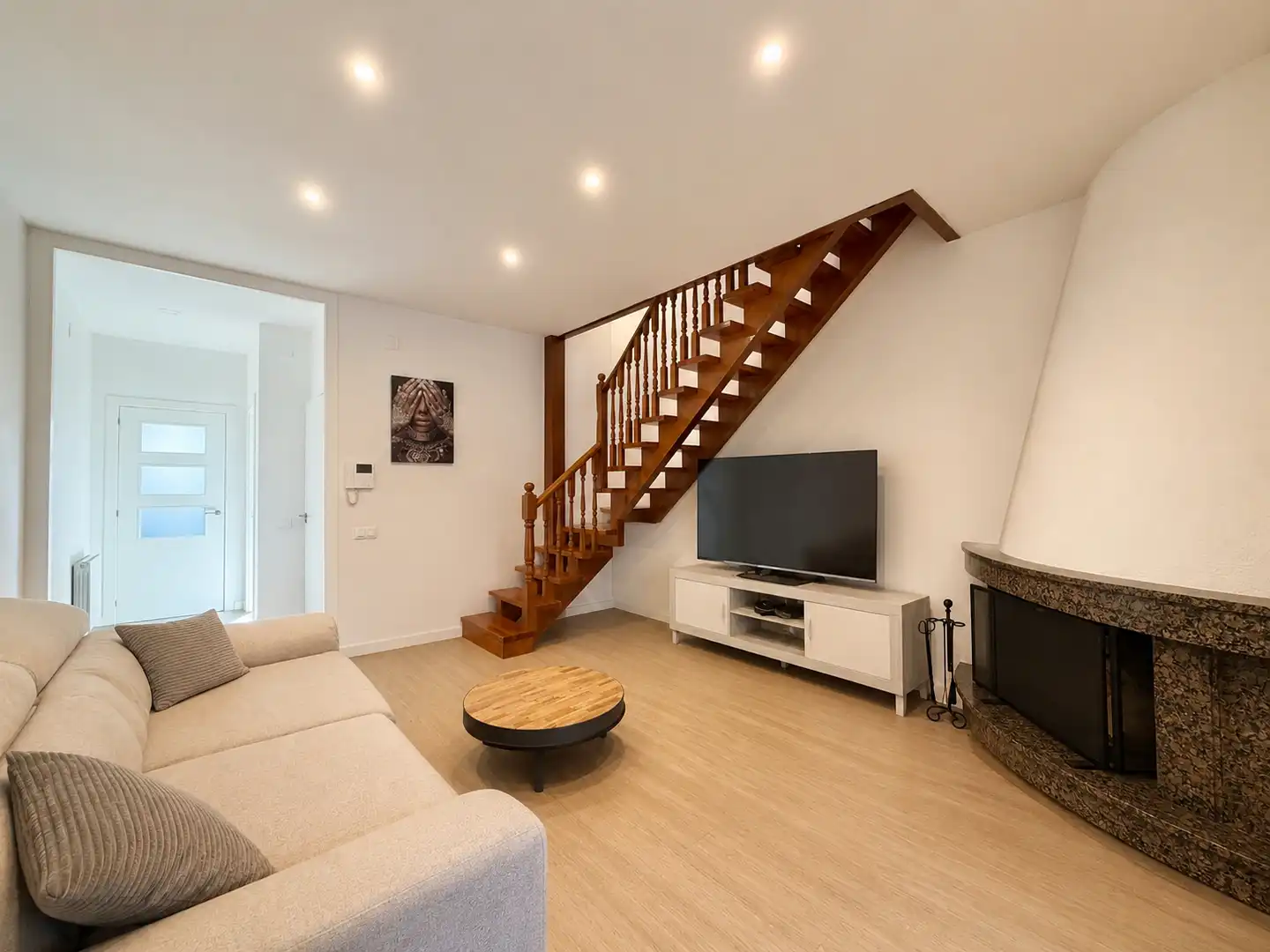 Terraced house with terrace for sale in Carrer de la Unió, imagen 4