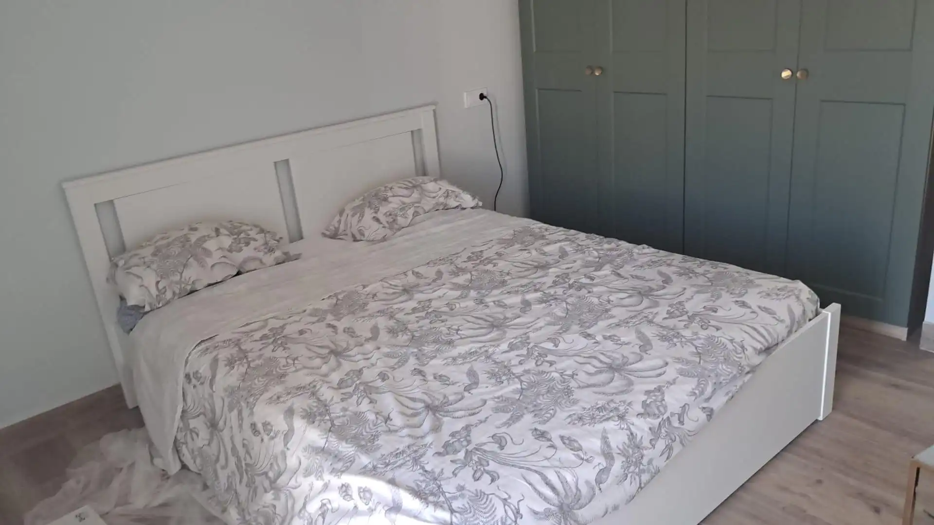 Dormitori de Apartament de lloguer en Colmenar amb Aire condicionat, Terrassa i Moblat
