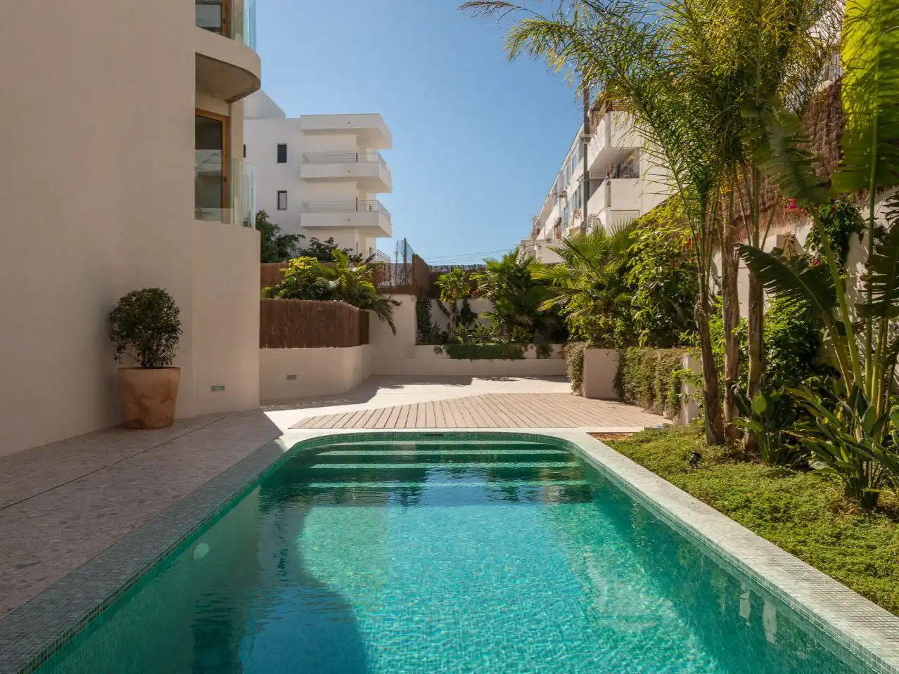 Apartamento con piscina en venta en calle carles roman ferrer 4, imagen 3