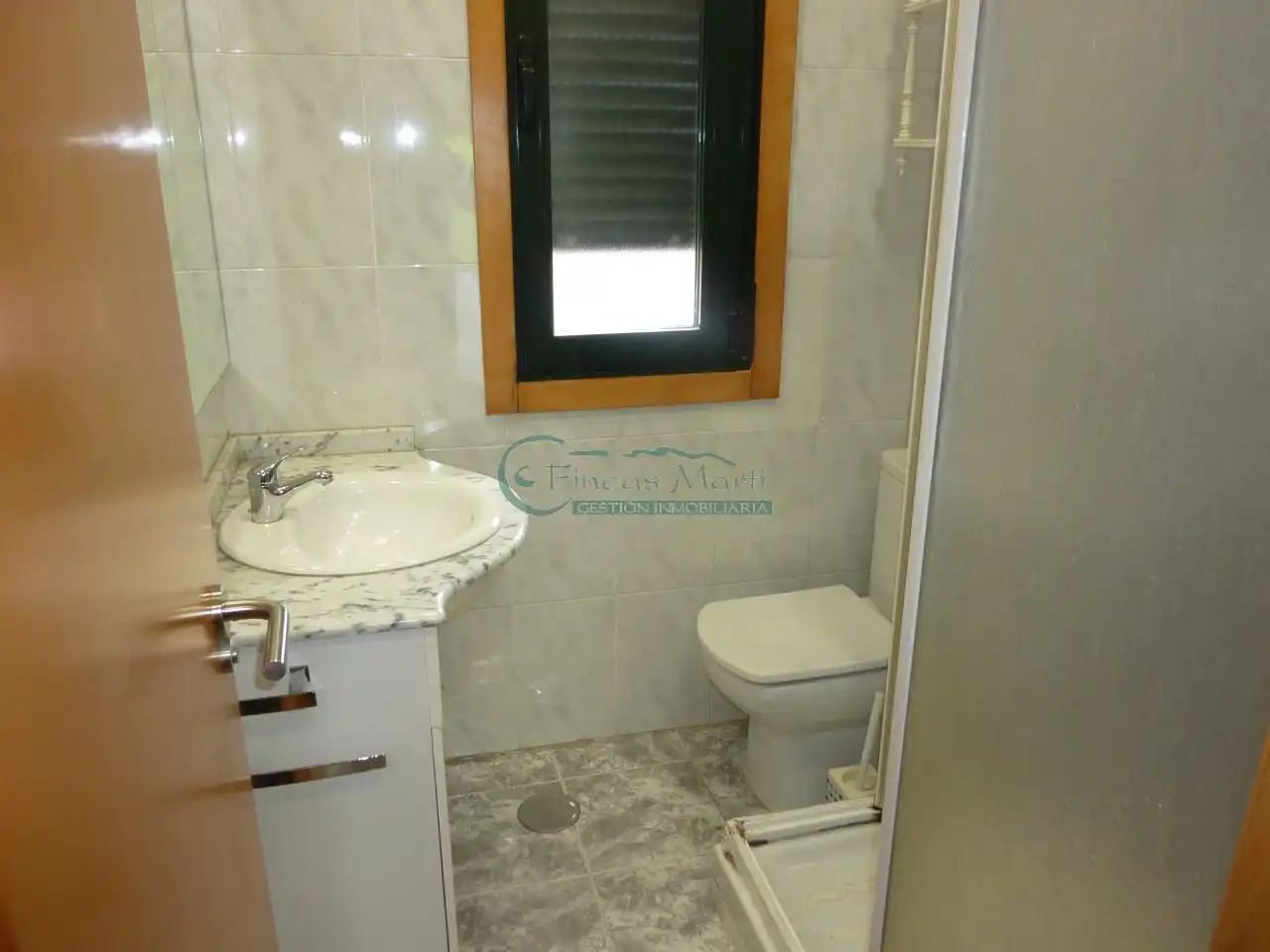 Baño de Piso en venta en Vigo  con Calefacción y Balcón