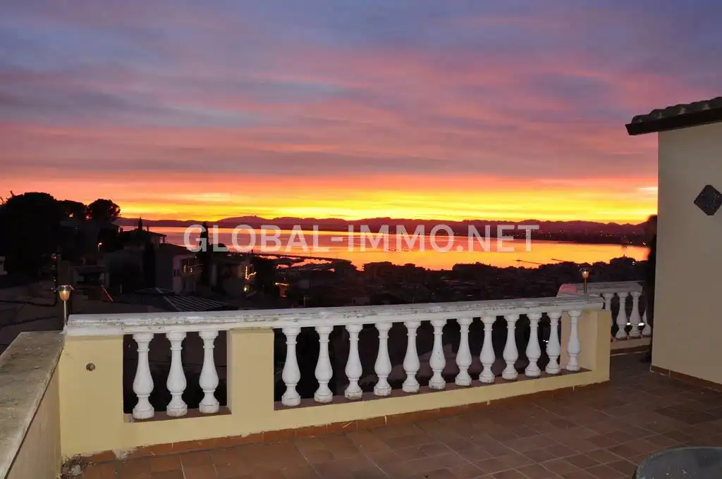 Vista exterior de Casa o xalet en venda en Roses amb Aire condicionat, Calefacció i Jardí privat