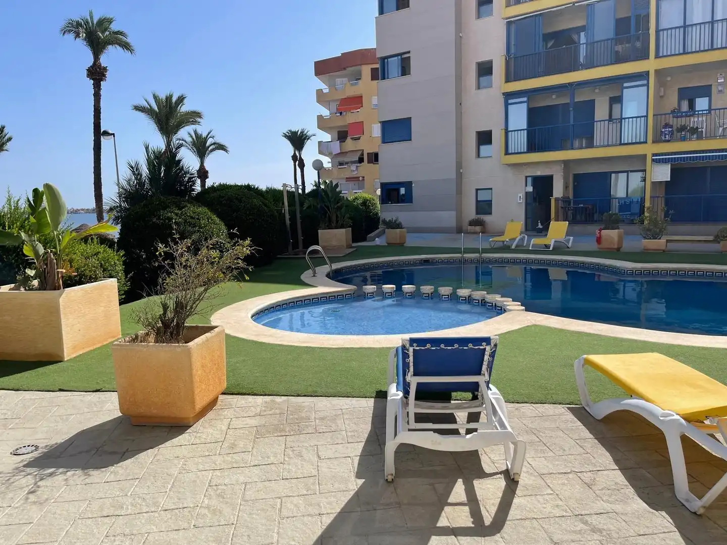 Piscina de Pis de lloguer en Cartagena amb Moblat