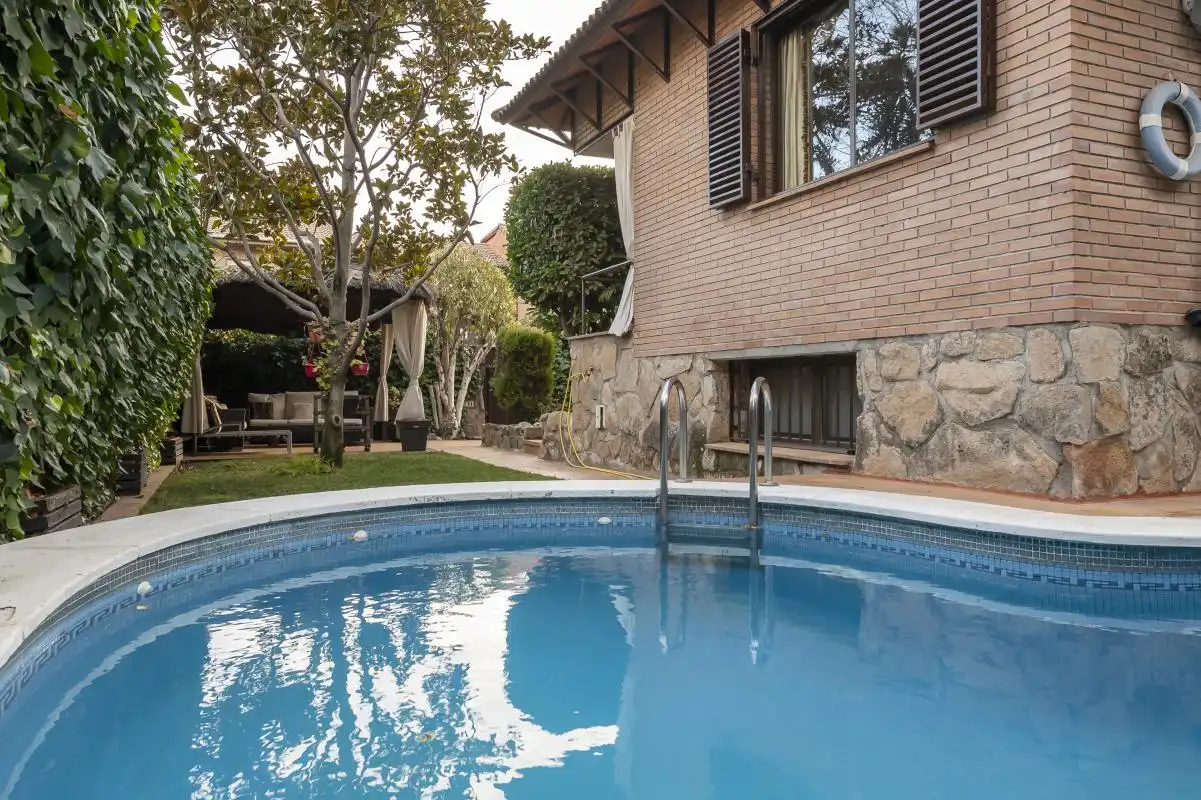 Jardín de Casa adosada en venta en Madrid con Aire acondicionado, Calefacción y Jardín privado