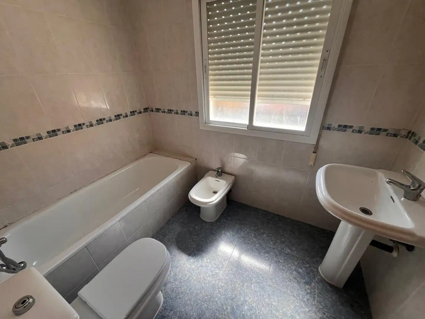 Bany de Apartament en venda en Olías del Rey amb Jardí privat