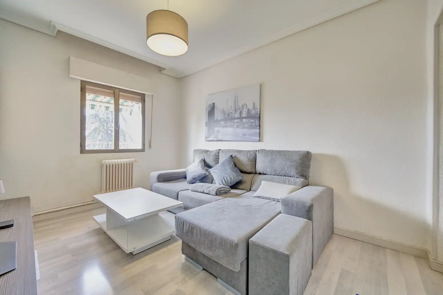 Sala de estar de Piso en venta en  Pamplona / Iruña con Calefacción y Parquet