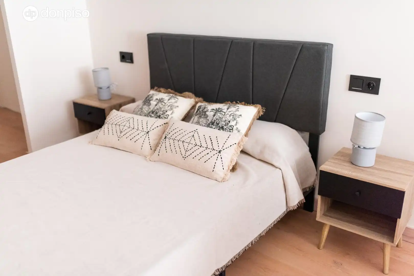 Schlafzimmer von Loft zum Verkauf in Granada mit Klimaanlage, Heizung und Möbliert