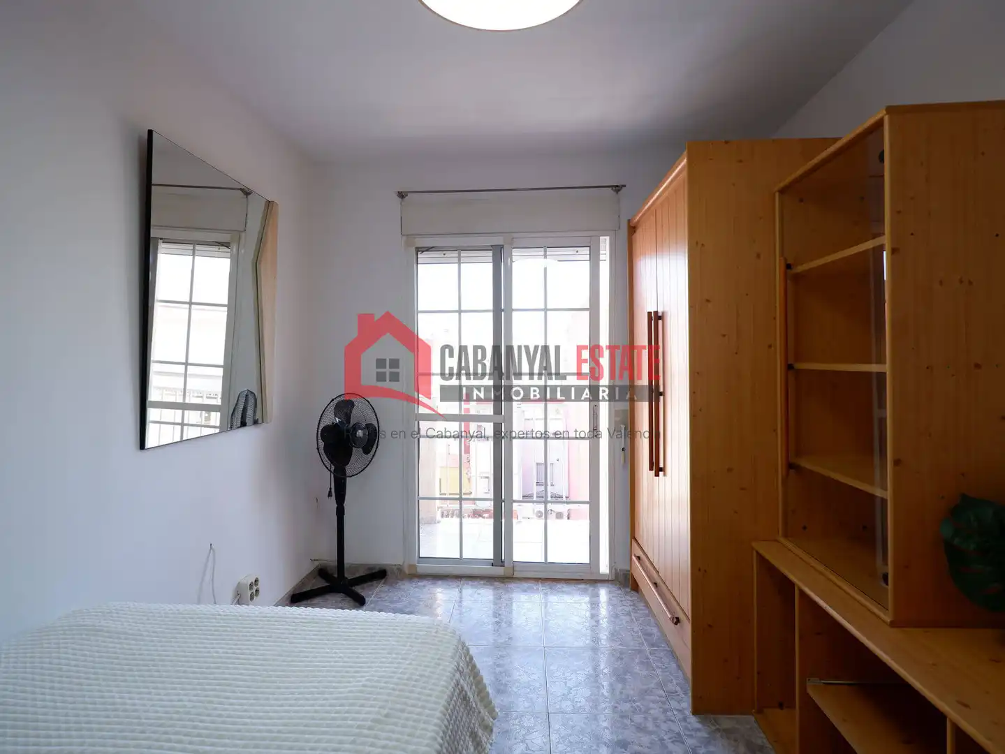 Habitación de Apartamento de alquiler en Valencia con Aire acondicionado, Amueblado y Balcón