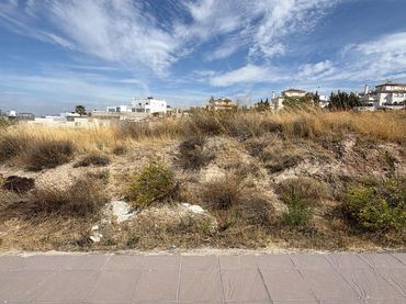 Residential land for sale in Altos de la Zubia