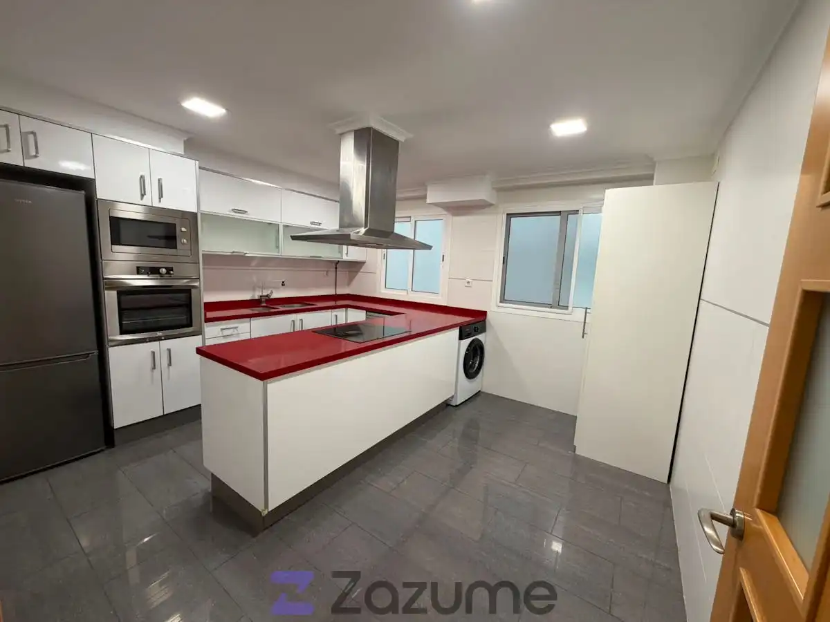 Kitchen of Flat for rent in Valencia  with Air Conditioner, Furnished and Oven