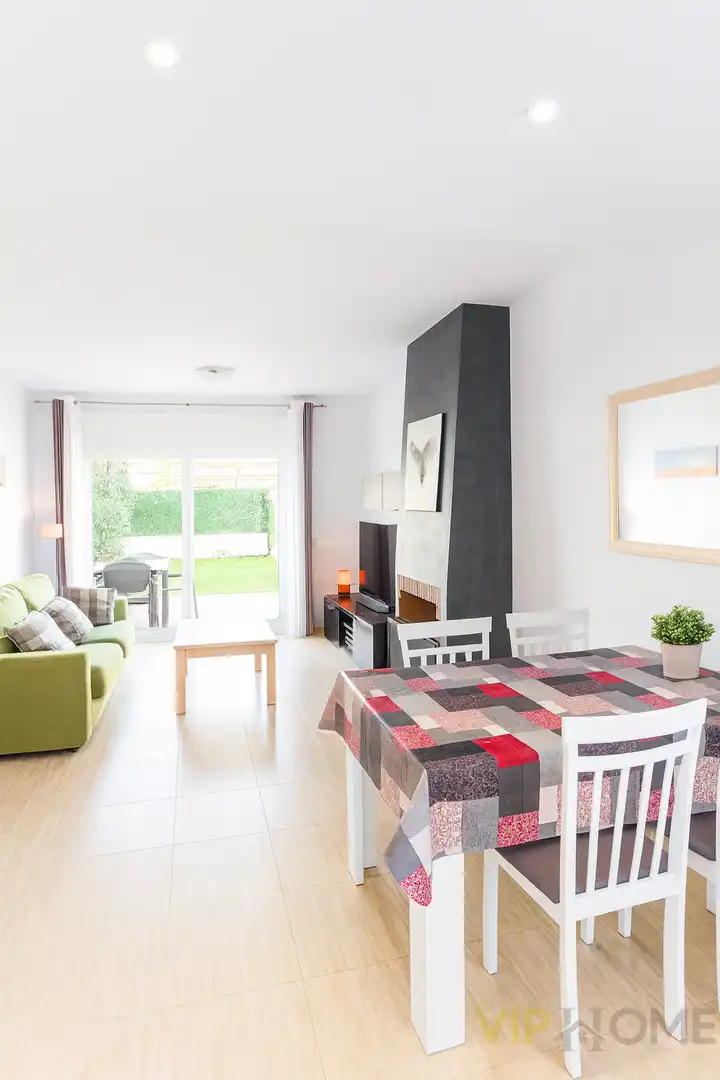 Sala de estar de Casa adosada en venta en Santa Cristina d'Aro con Calefacción, Terraza y Trastero