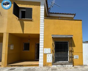 Exterior view of Duplex for sale in Sanlúcar de Barrameda  with Air Conditioner, Heating and Parquet flooring