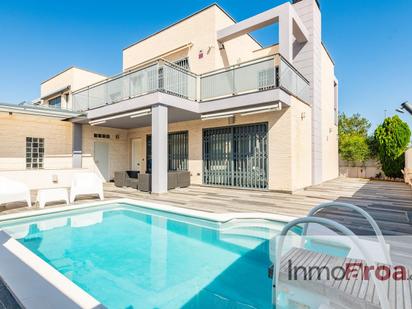 Piscina de Casa o xalet en venda en La Pobla de Vallbona amb Aire condicionat, Terrassa i Piscina