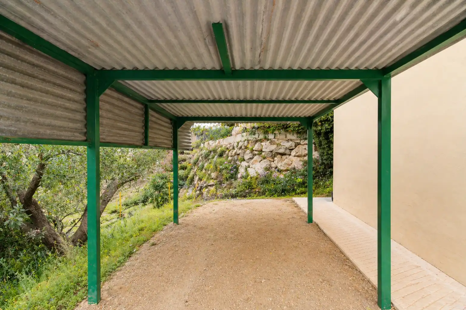 Parking de Casa o chalet en venta en Vélez-Málaga con Calefacción y Jardín privado