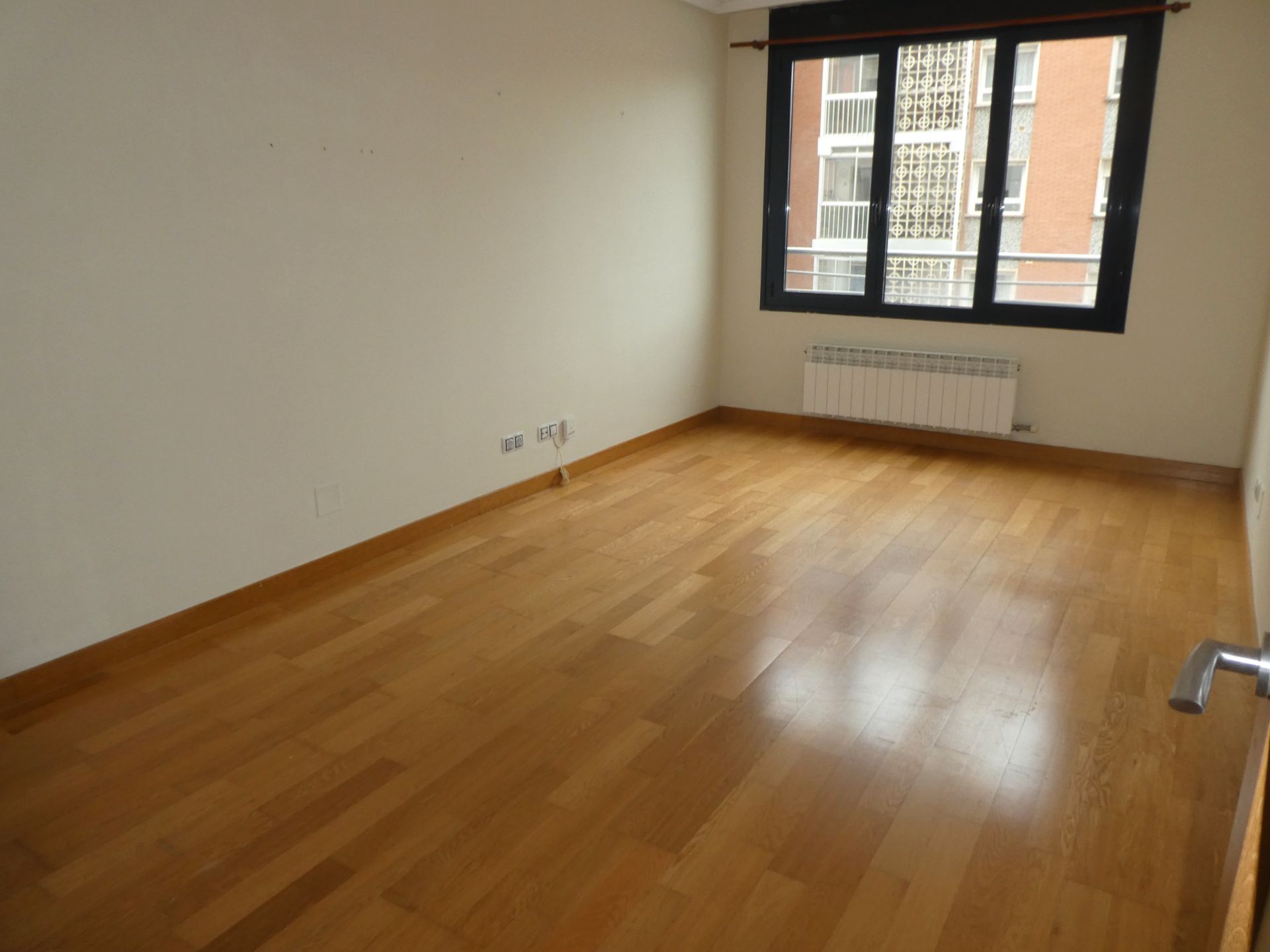 Dormitori de Pis en venda en Burgos Capital amb Calefacció, Parquet i Traster