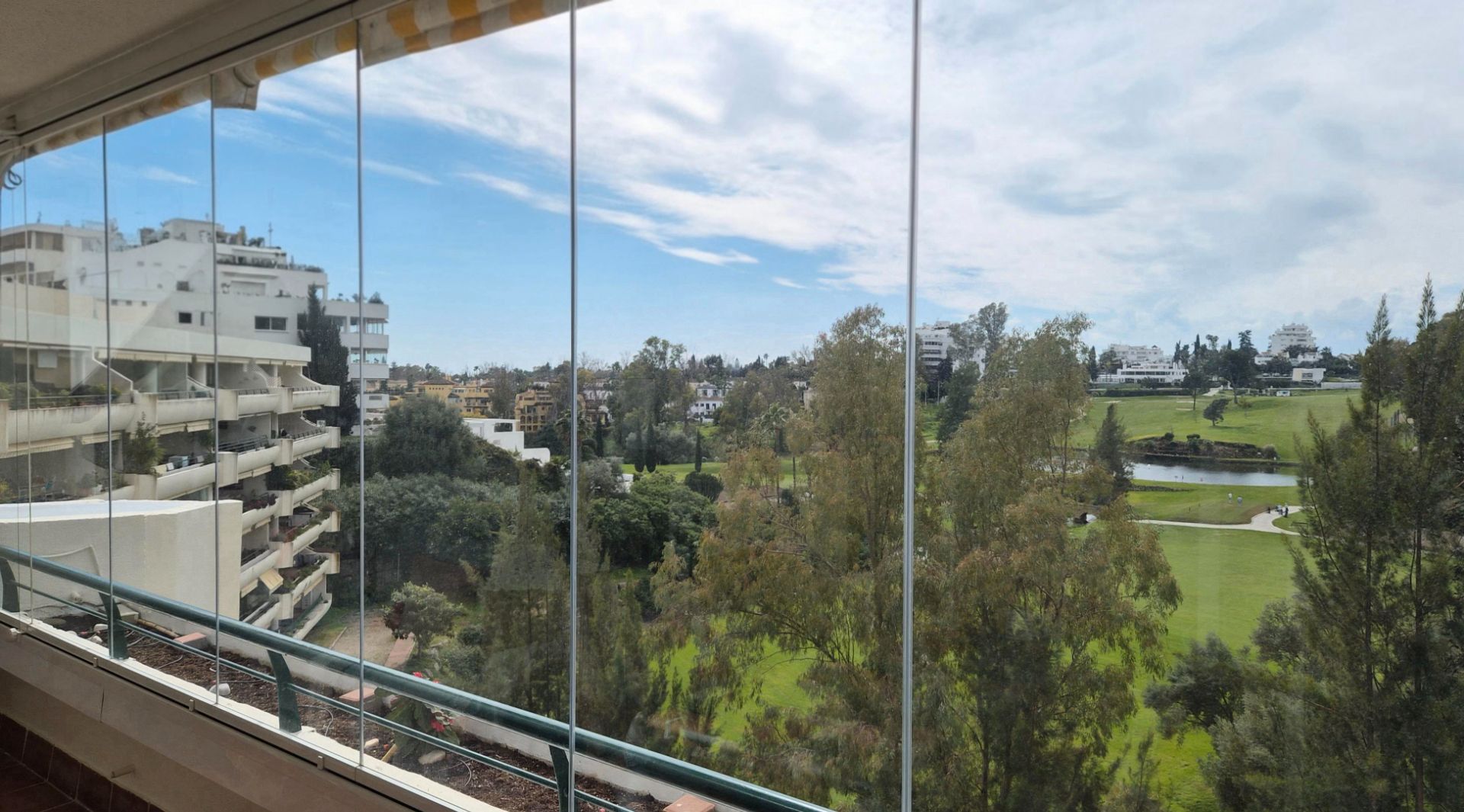 Exterior view of Attic for sale in Marbella  with Air Conditioner, Terrace and Storage room