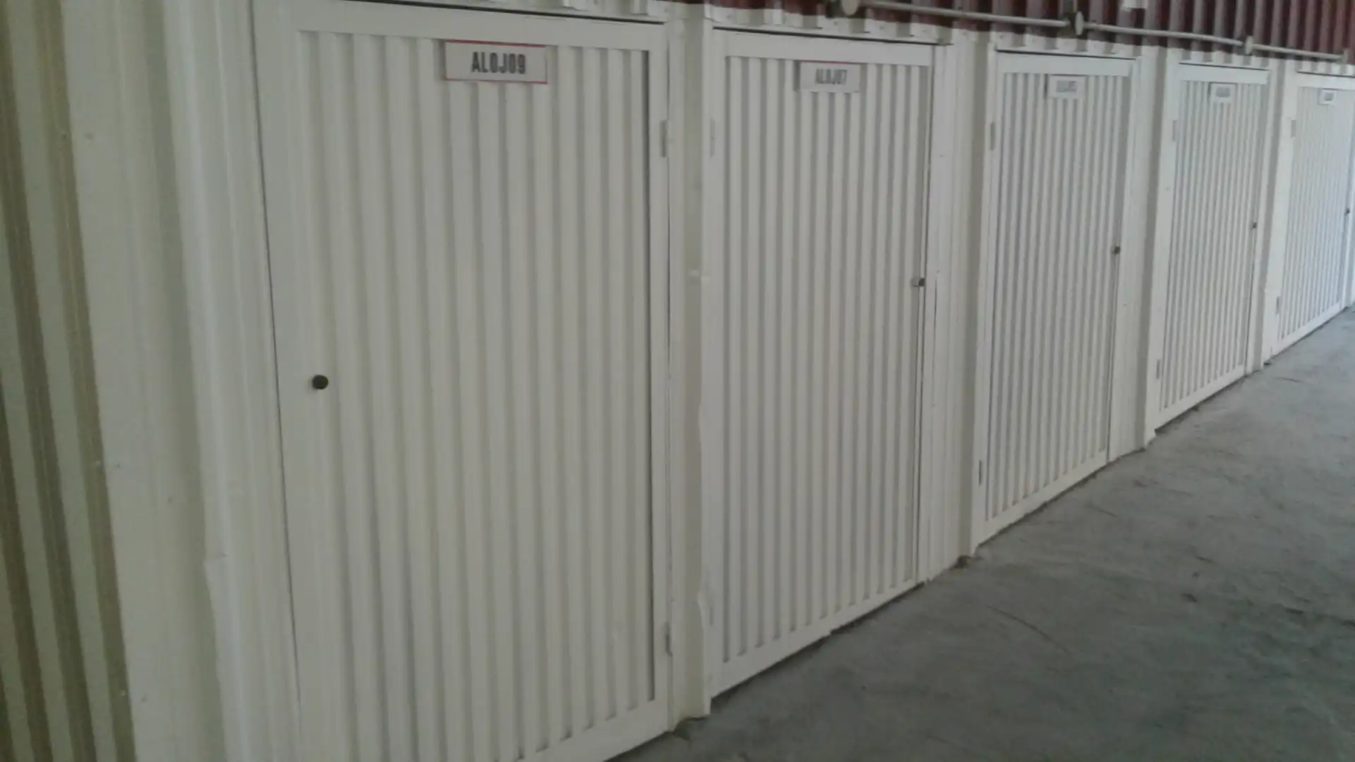 Exterior view of Storage room for rent in Madrid  with Alarm