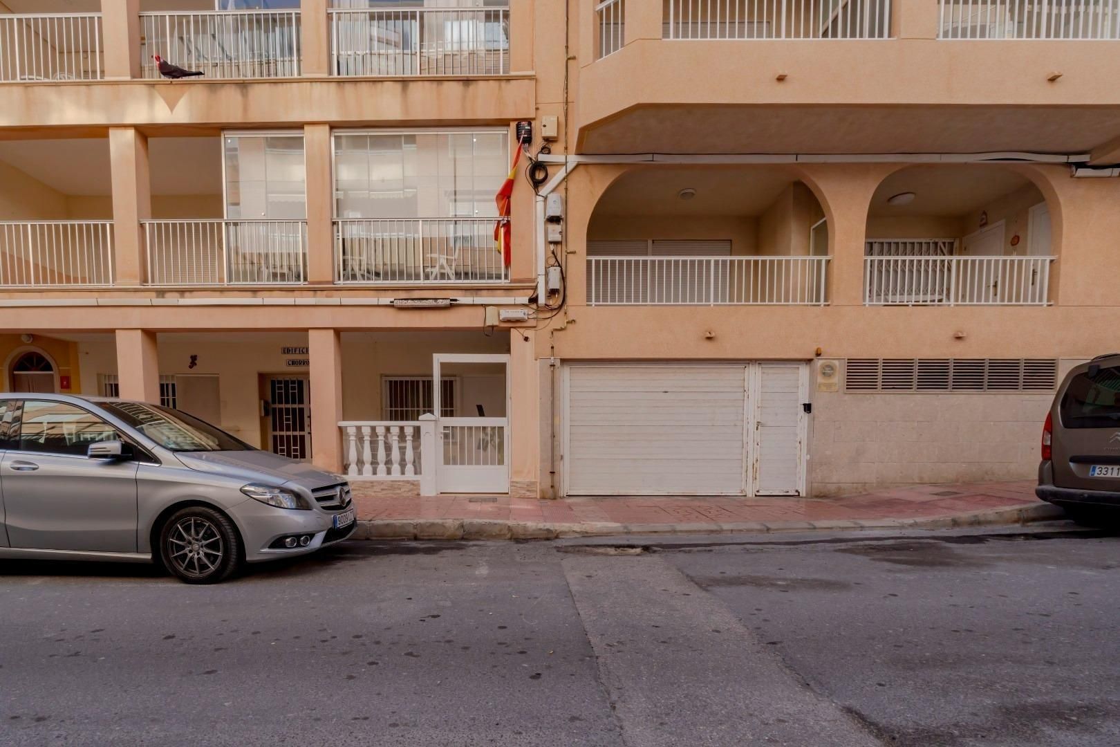 Vista exterior de Planta baixa en venda en Guardamar del Segura amb Aire condicionat, Calefacció i Terrassa