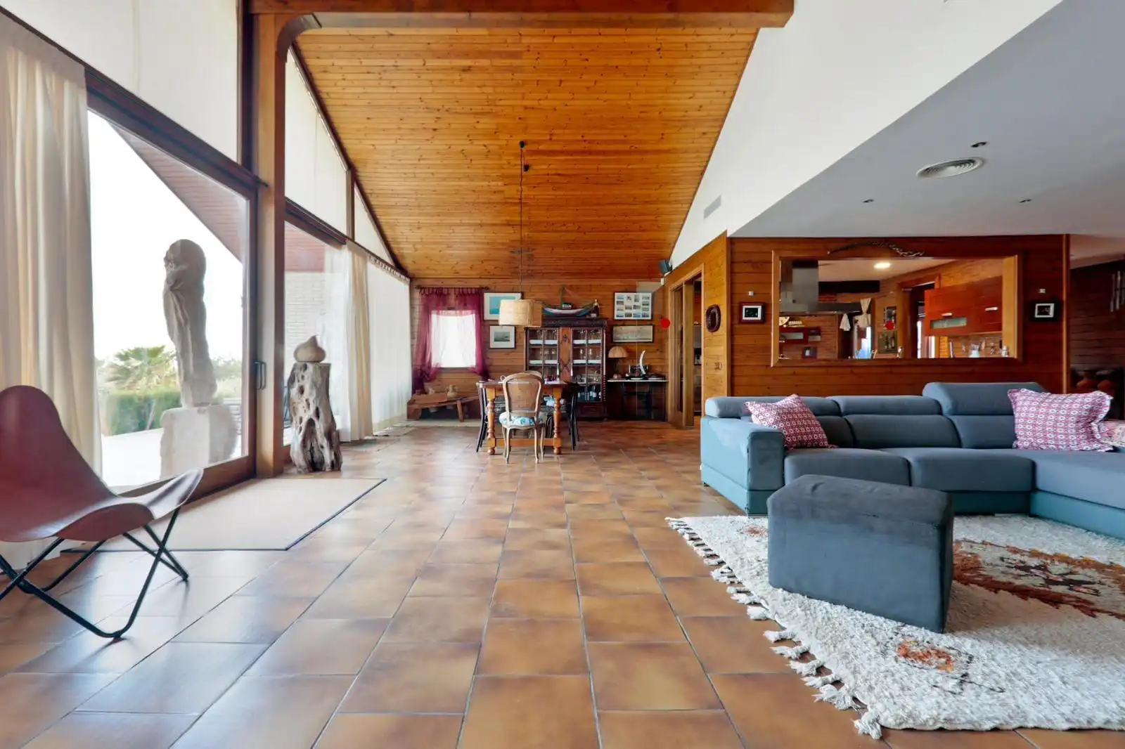 Sala d'estar de Casa o xalet en venda en Valladolid amb Aire condicionat, Calefacció i Jardí privat