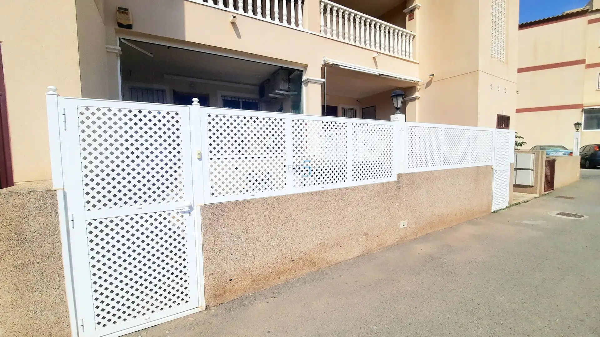 Vista exterior de Pis en venda en San Pedro del Pinatar amb Aire condicionat, Calefacció i Terrassa