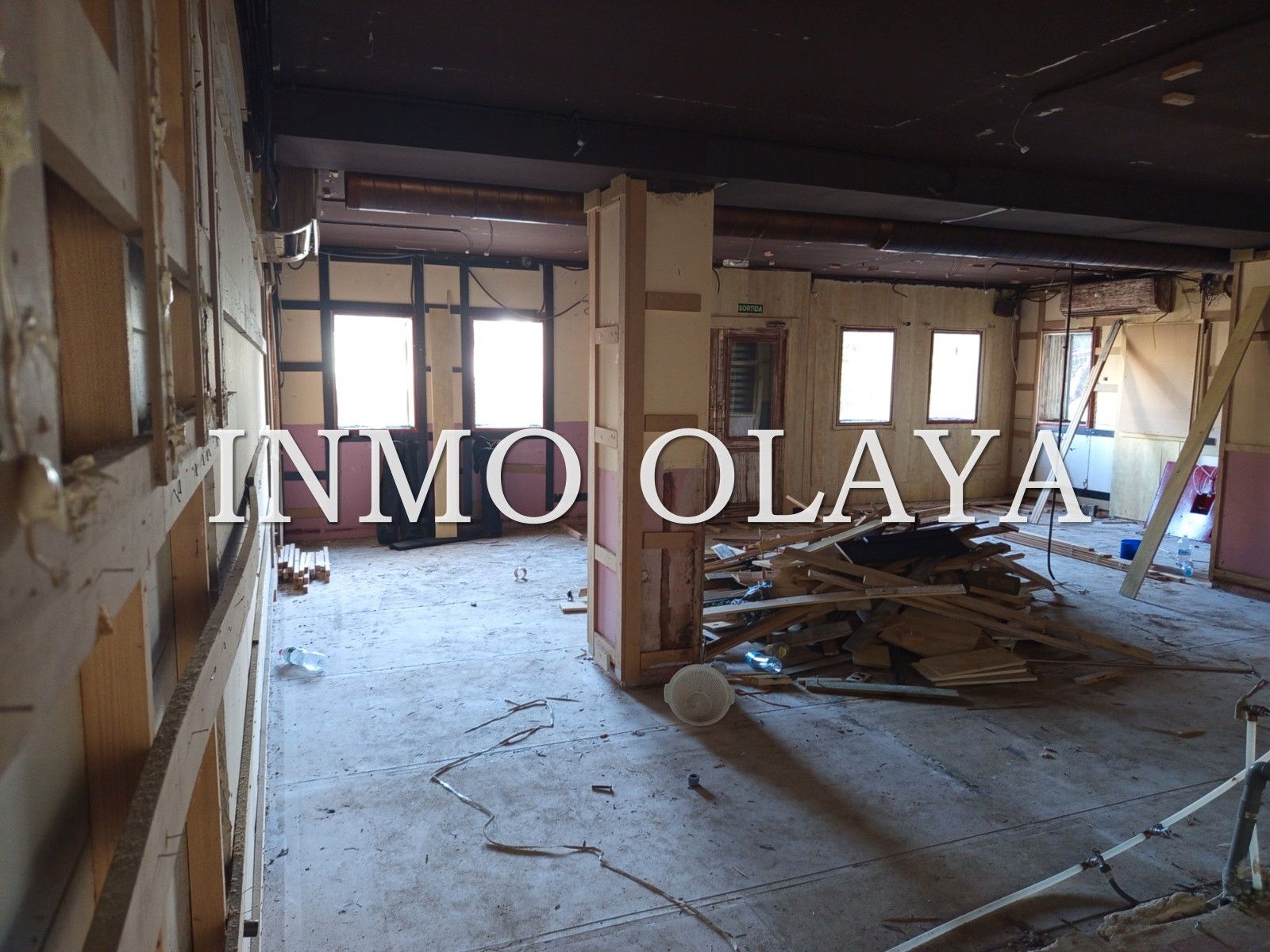 Premises for sale in Roda de Berà  with Air Conditioner, Heating and Terrace