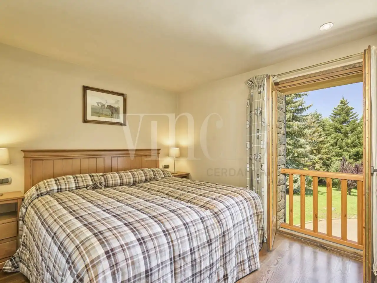Bedroom of Houses for sale in Alp  with Heating and Parquet flooring