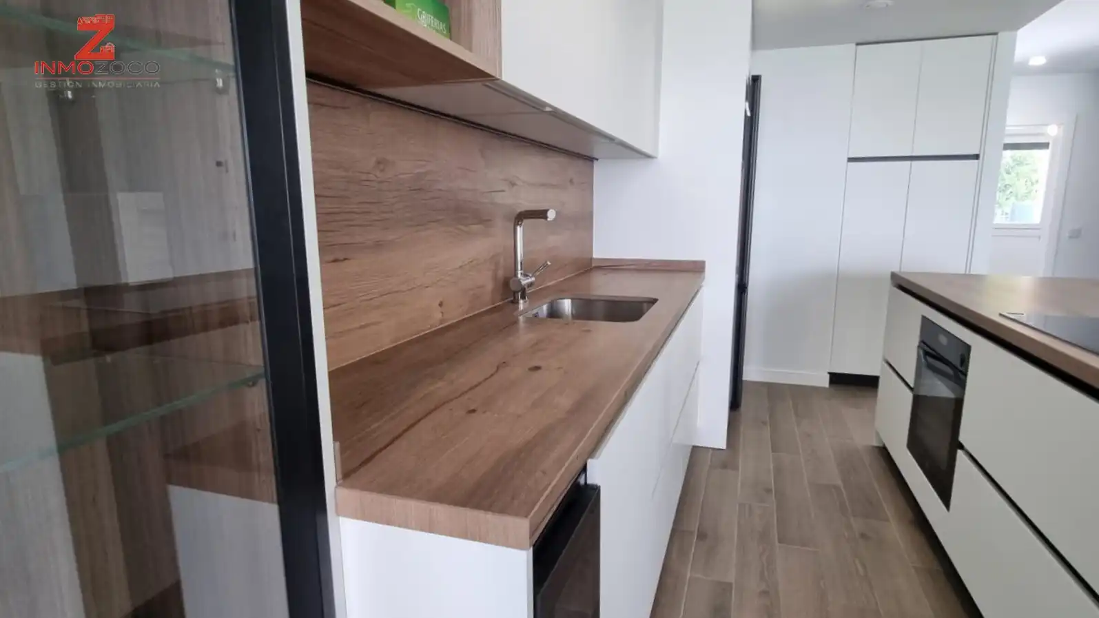 Cocina de Casa adosada en venta en Las Rozas de Madrid con Calefacción, Jardín privado y Terraza
