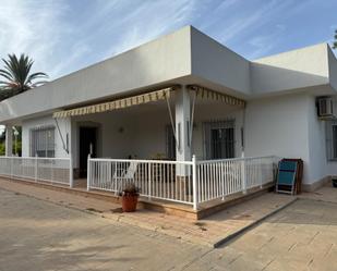 Vista exterior de Casa o xalet en venda en Elche / Elx amb Aire condicionat, Terrassa i Piscina