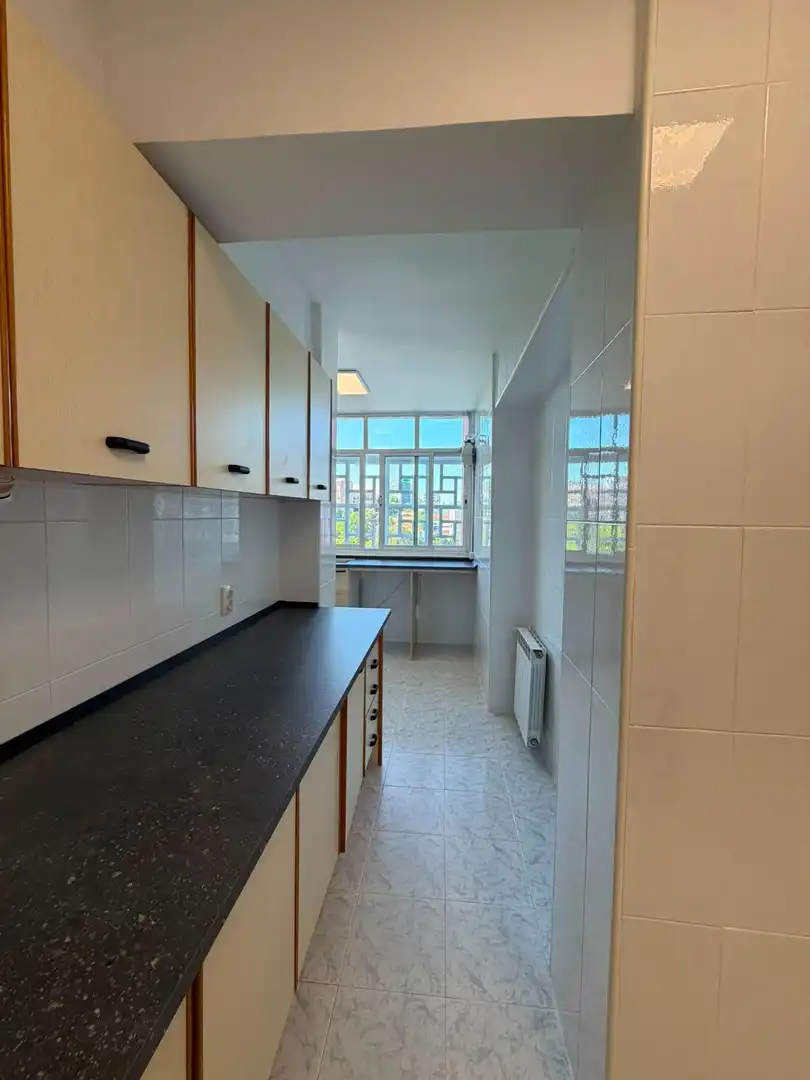 Cocina de Piso de alquiler en Madrid con Calefacción, Parquet y Terraza