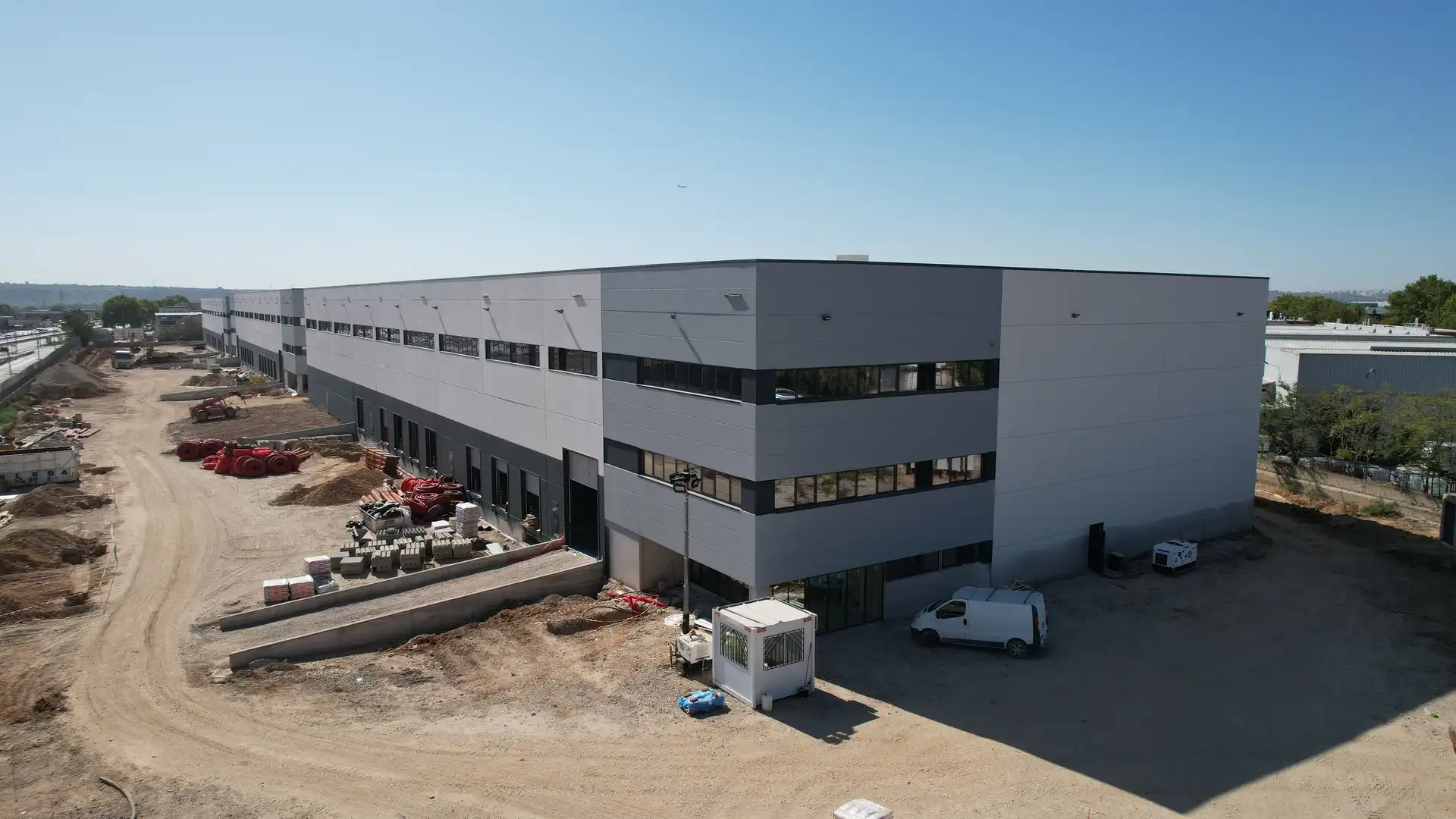 Außenansicht von Fabrikhallen zur Miete in Torrejón de Ardoz