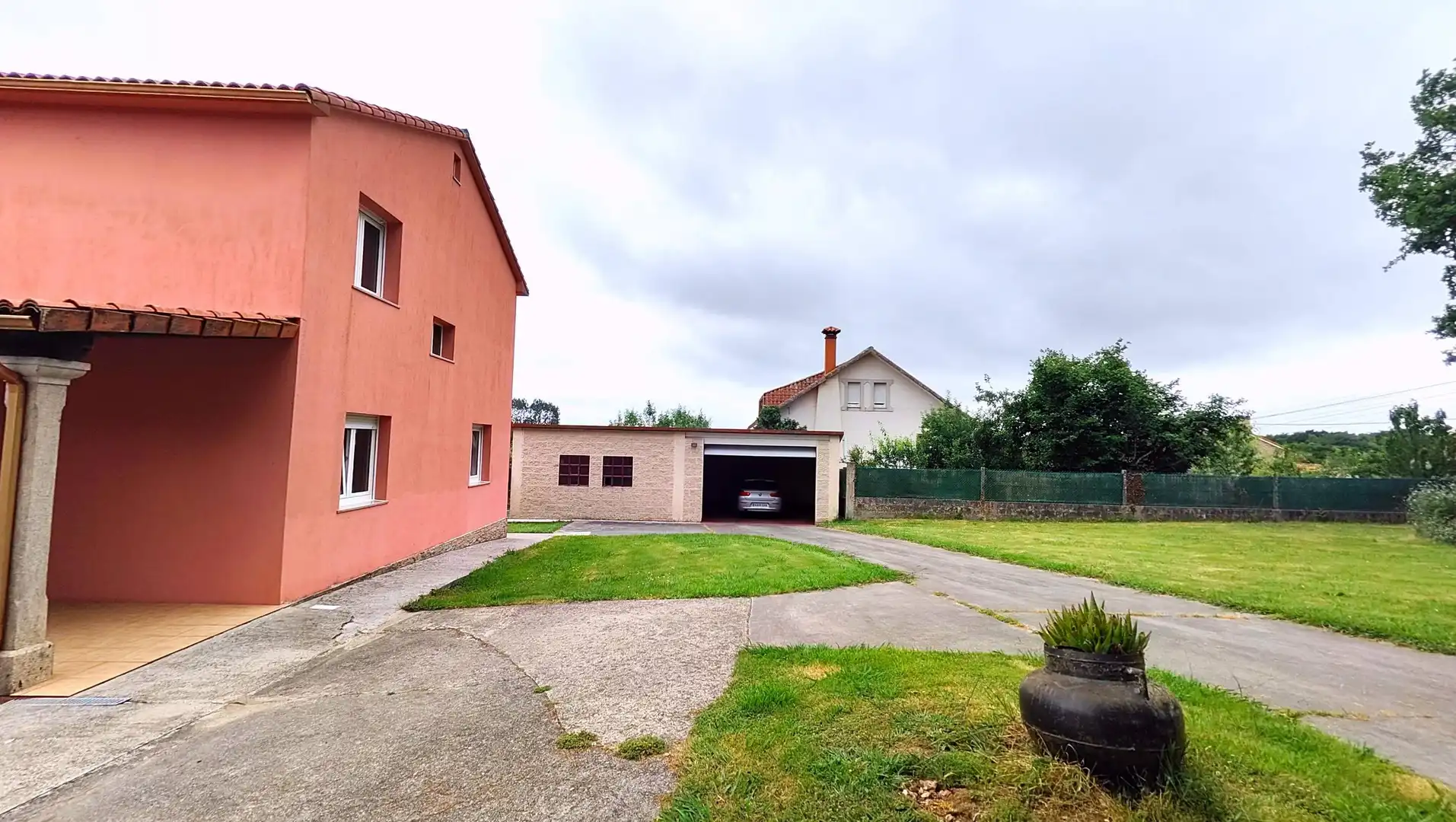 Parking de Casa o chalet en venta en Oroso con Calefacción, Jardín privado y Amueblado