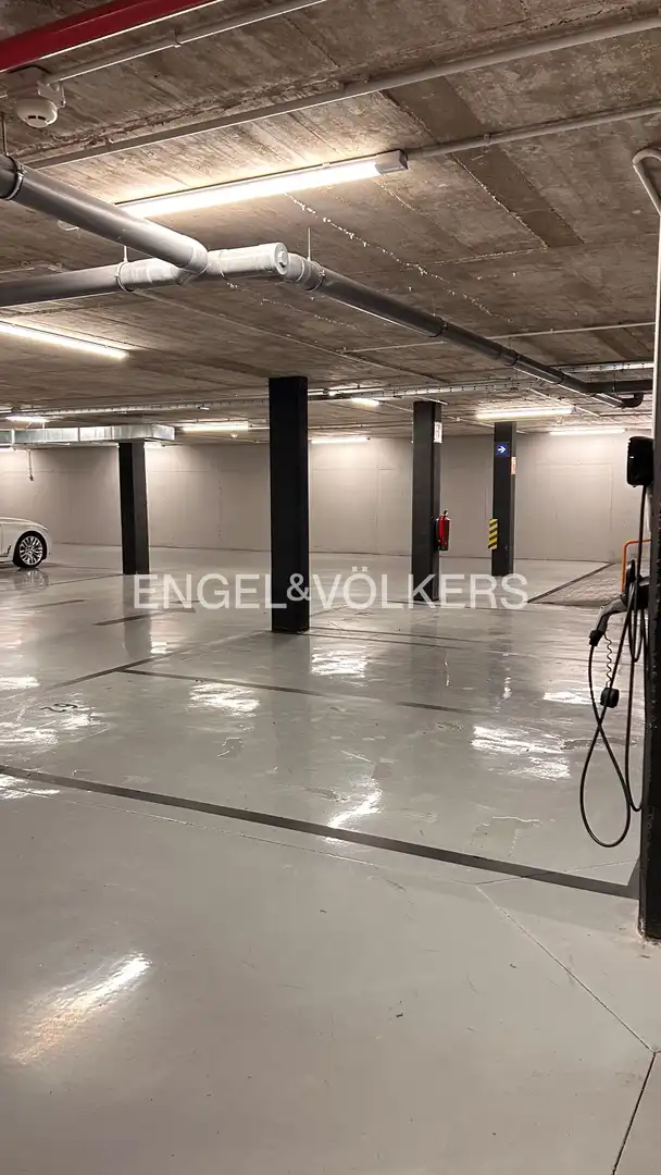 Parking of Flat for sale in Sevilla  with Heating