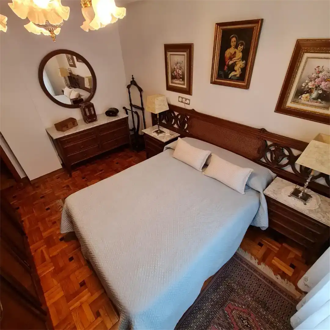 Dormitori de Pis en venda en Oviedo 