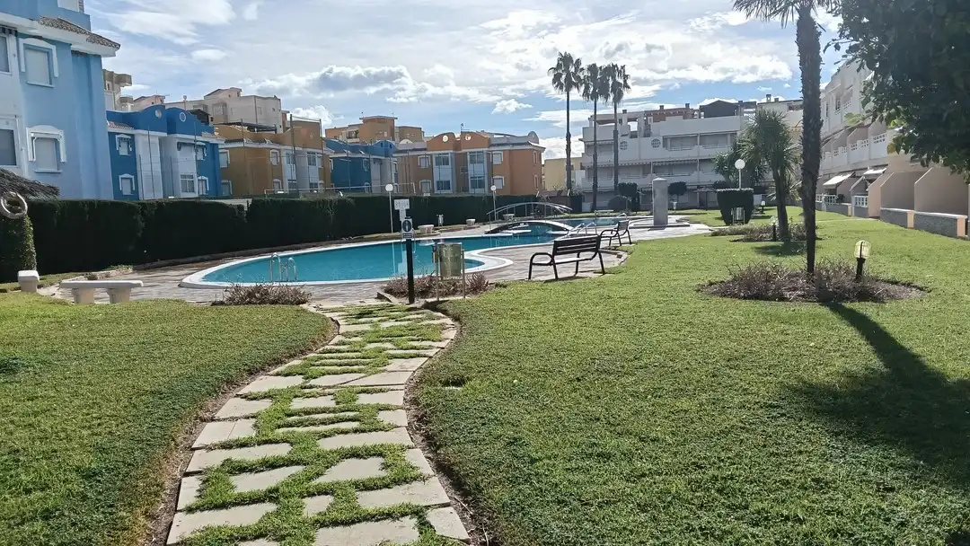 Piscina de Apartamento en venta en Xeraco con Terraza, Trastero y Amueblado
