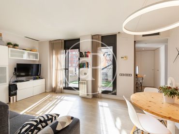 Piso con balcón en venta en Carrer Numància