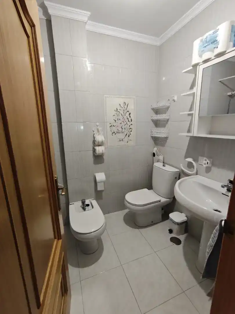 Baño de Dúplex de alquiler en Foz con Parquet, Amueblado y Horno