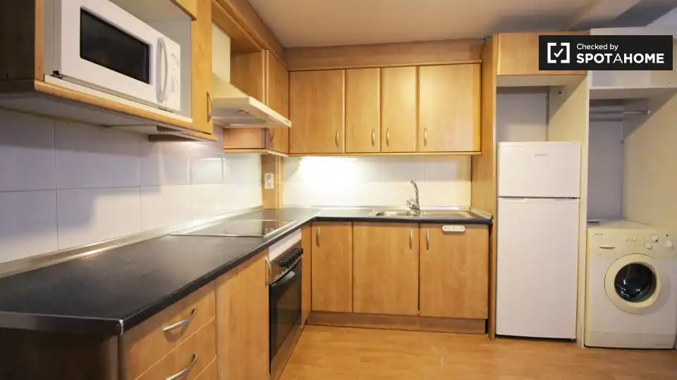 Cocina de Piso de alquiler en Barcelona con Aire acondicionado, Calefacción y Amueblado