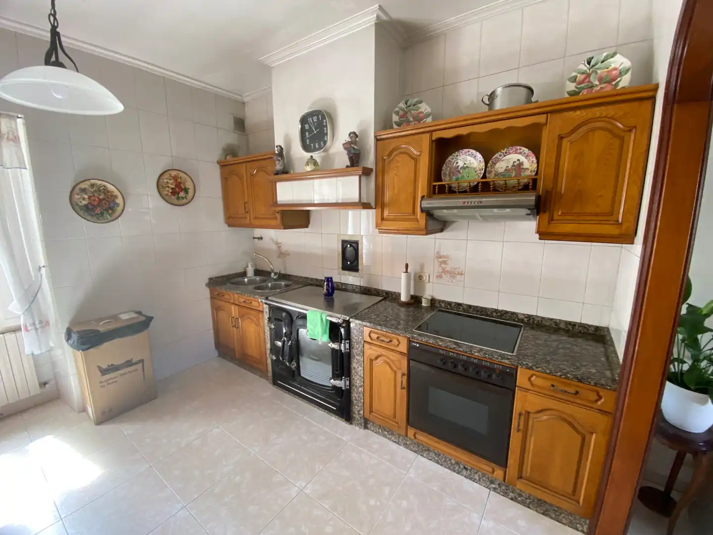 Cuina de Casa o xalet en venda en A Pobra do Caramiñal amb Calefacció, Jardí privat i Parquet