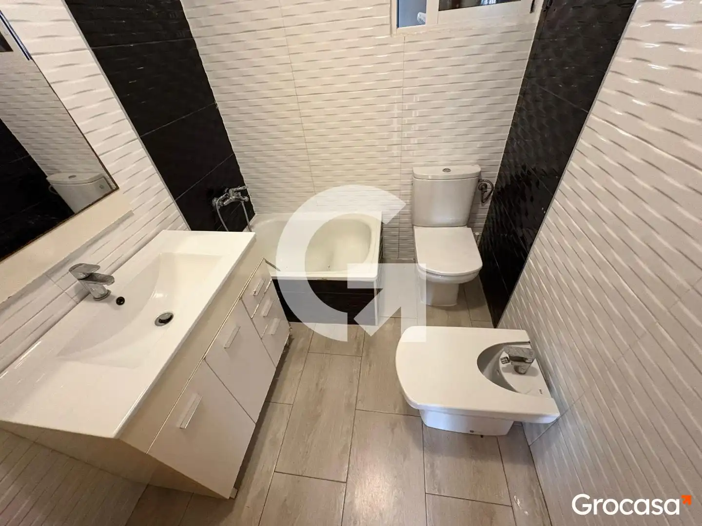 Baño de Piso en venta en Mataró con Aire acondicionado, Horno y Balcón
