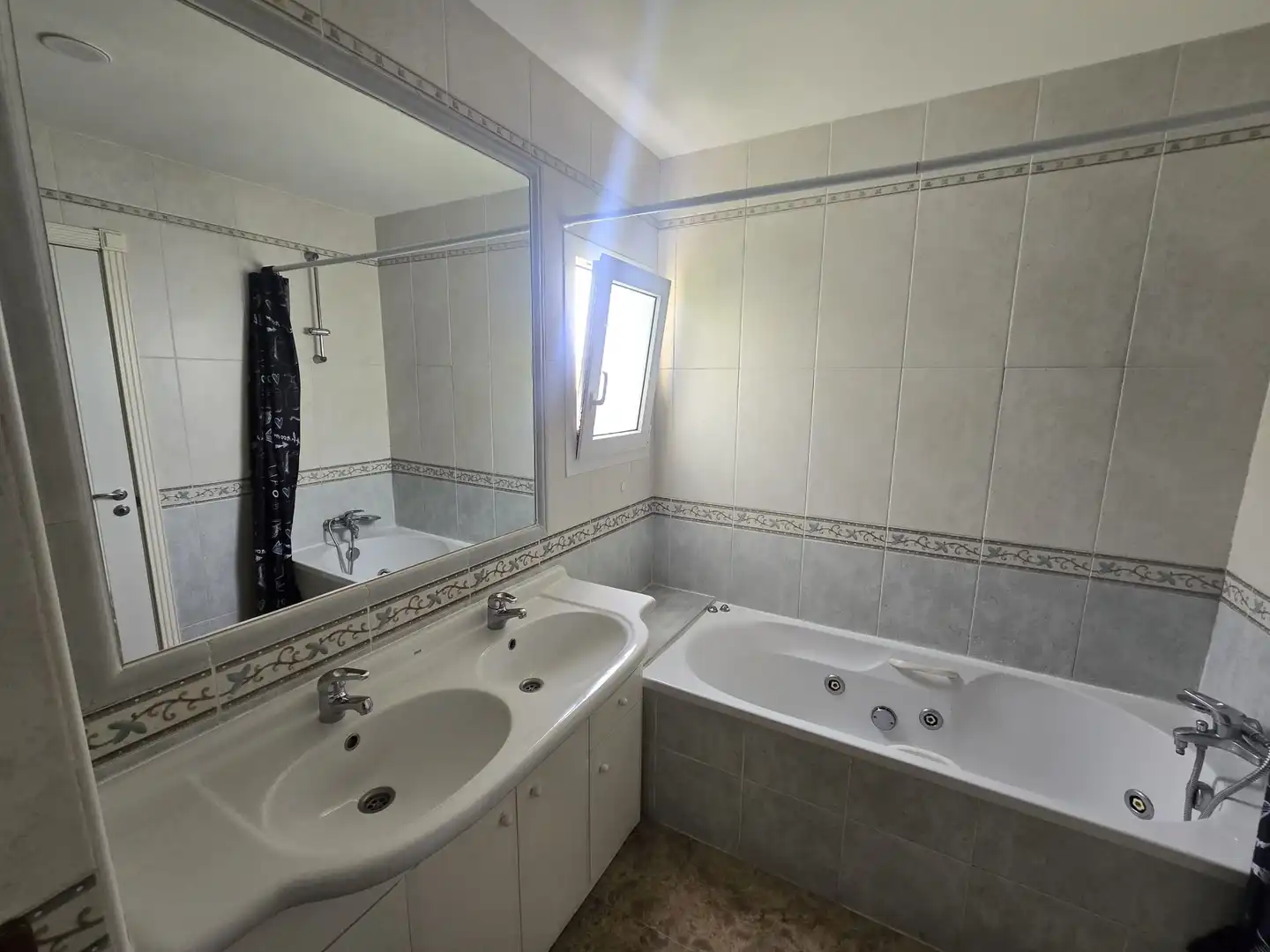 Apartamento con piscina en venta en Green Hills, imagen 21