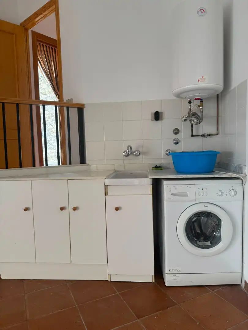 Cuina de Casa adosada en venda en Cortes de Arenoso amb Calefacció, Moblat i Forn